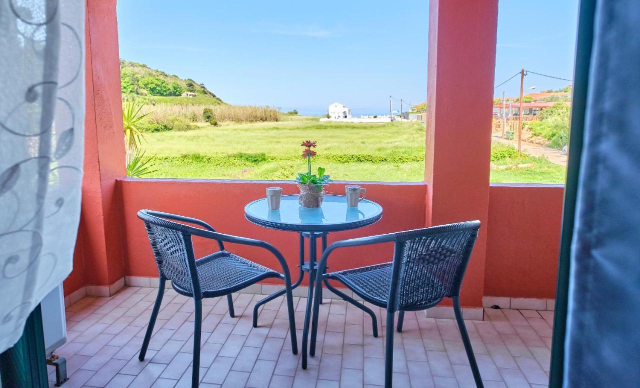 Logas Beach Studios Peroulades  Esterno foto