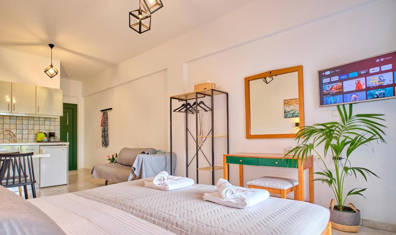 Logas Beach Studios Peroulades  Esterno foto