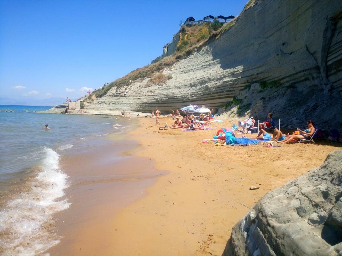 Logas Beach Studios Peroulades  Esterno foto